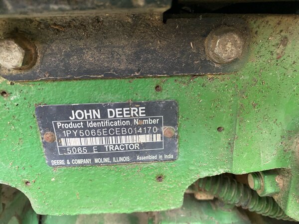 JOHN DEERE 5065E