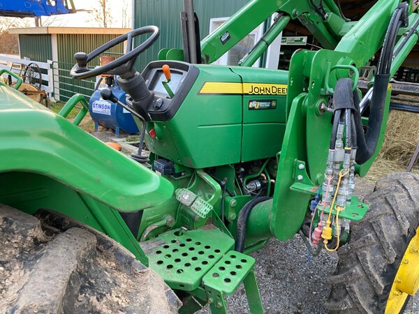 JOHN DEERE 5065E