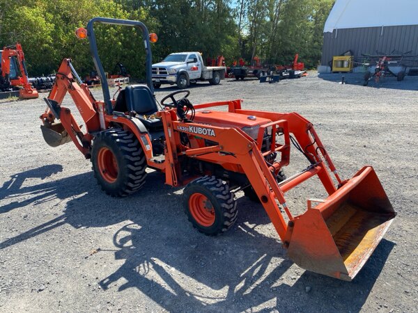 2000 KUBOTA B1700TLB