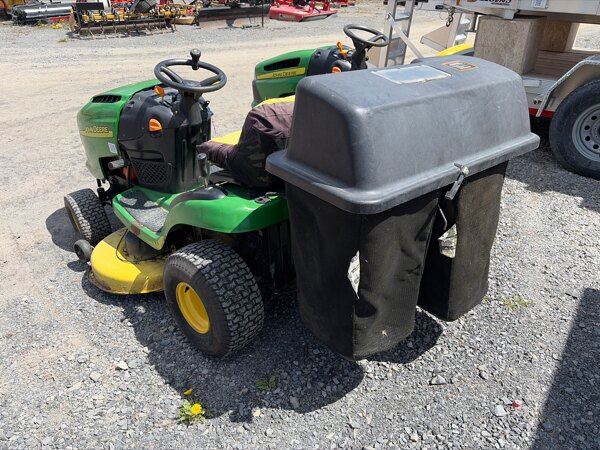2005 JOHN DEERE L111A used for sale - photo 2