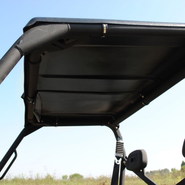 Toit de cabine Super ATV pour Polaris. Ce toit n'est pas compatible avec les pare-brise rabattables. Plastique noir