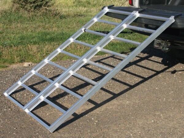 YUTRAX Bi Fold Loading Ramp