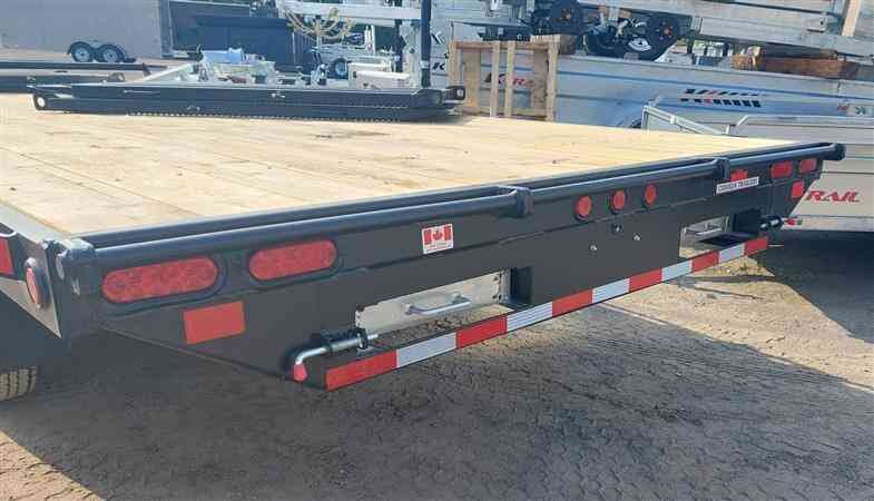 CANADA TRAILERS 8.5X20 STRAIGHT DECK TANDEM AXLE