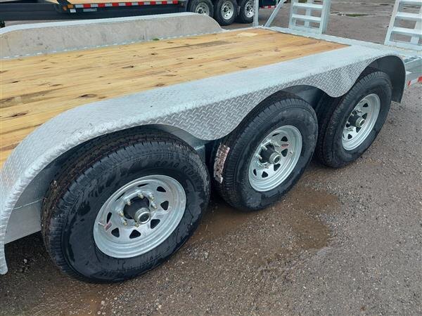 CANADA TRAILERS 7X22 21KTR EQUIPMENT/CAR HAULER TRI AXLE