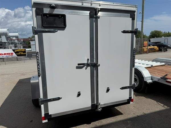 FOREST RIVER USECO 6X12 SINGLE AXLE BARN DOOR