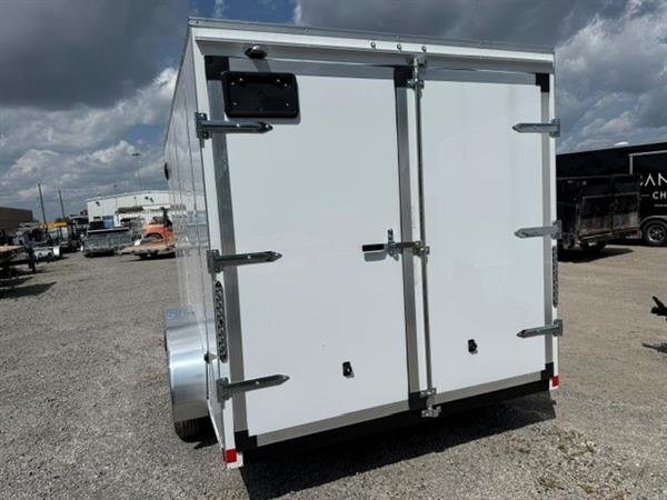 FOREST RIVER USECO 7X14 TANDEM AXLE BARN DOOR