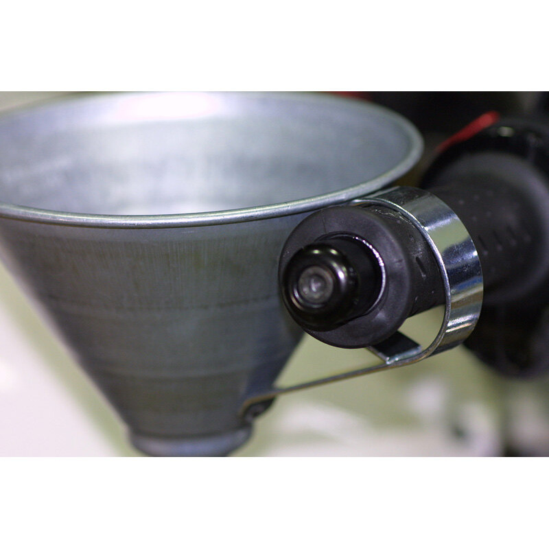 FLEXIBLE SPOUT FUNNEL