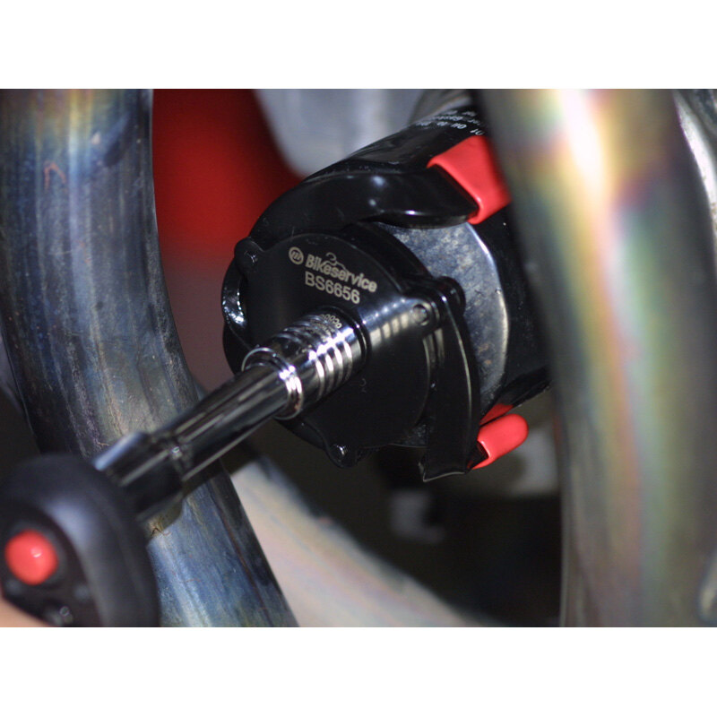 UNIVERSAL 3 LEG OIL FILTER WRENCH